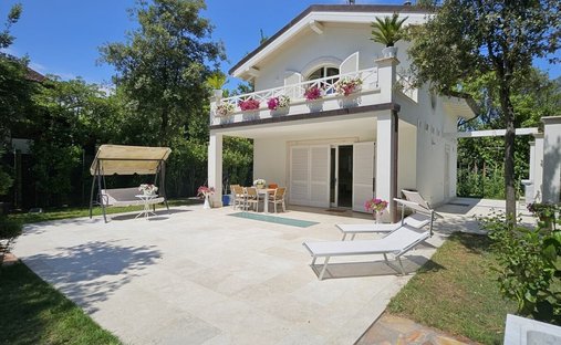 Villa in Center, Forte dei Marmi, Tuscany 1