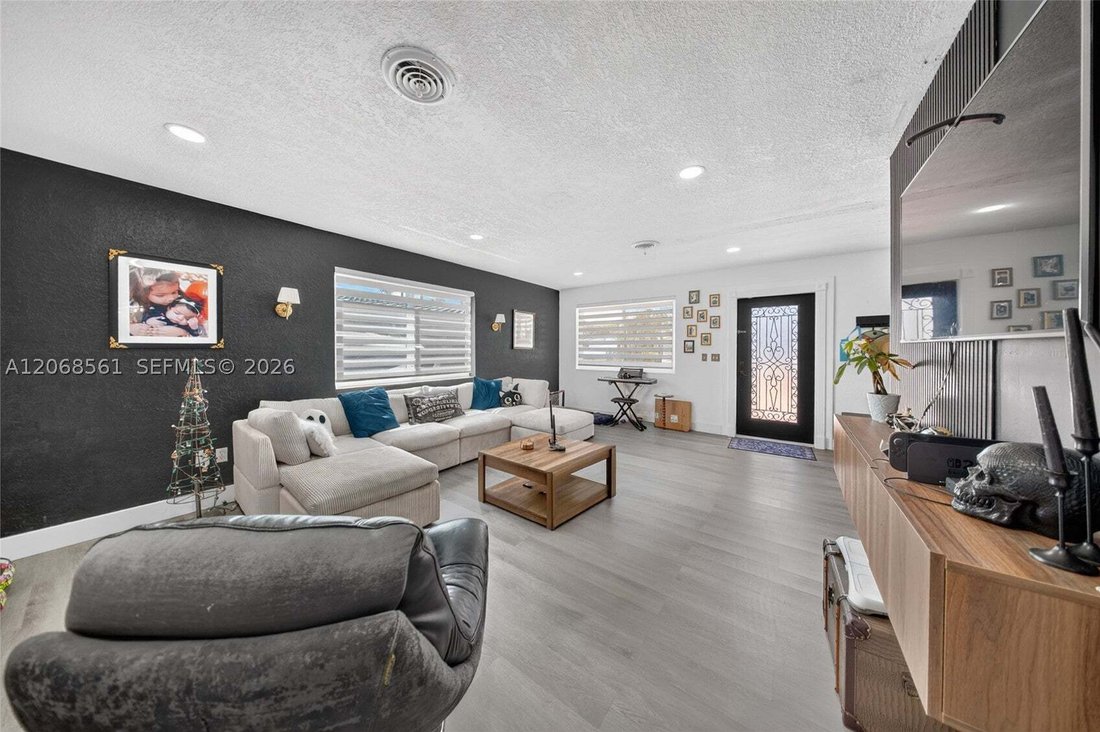 House in Hialeah, Florida, United States 4 - 18628363