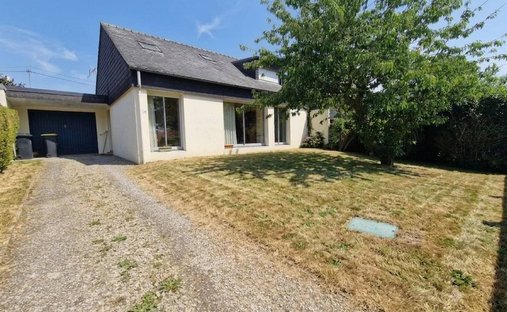 House in Zone Urbaine, Arradon, France 1