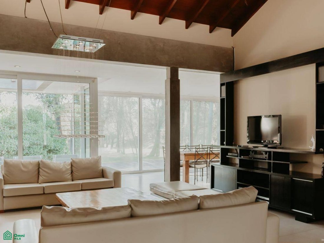 Casa in Pinamar, Provincia di Buenos Aires, Argentina 1 - 17232634