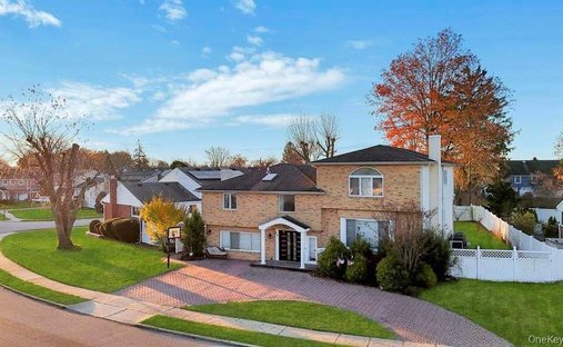 House in Hicksville, New York, United States 1