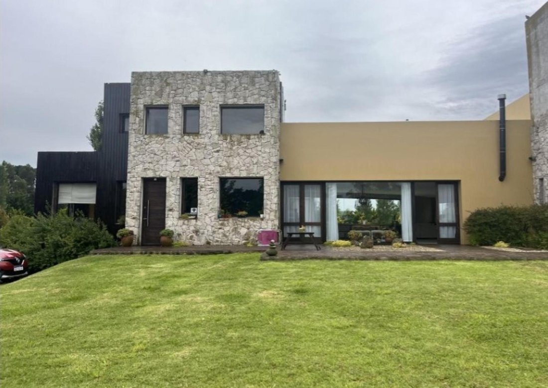House in Mar del Plata, Buenos Aires Province, Argentina 1 - 18627033