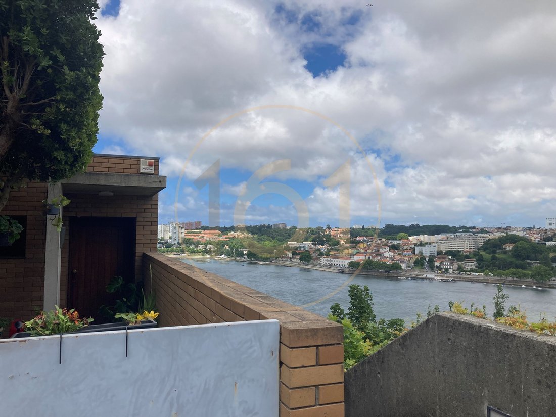 Townhouse in Santa Marinha e Sao Pedro da Afurada, Porto District, Portugal 3 - 18629873