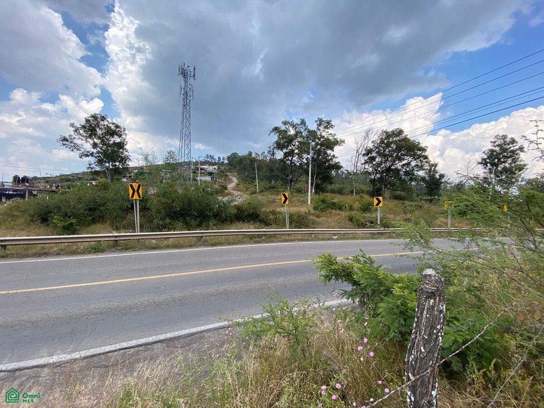 Land in Lomas de Buenavista, Michoacán, Mexico 1 - 18476925
