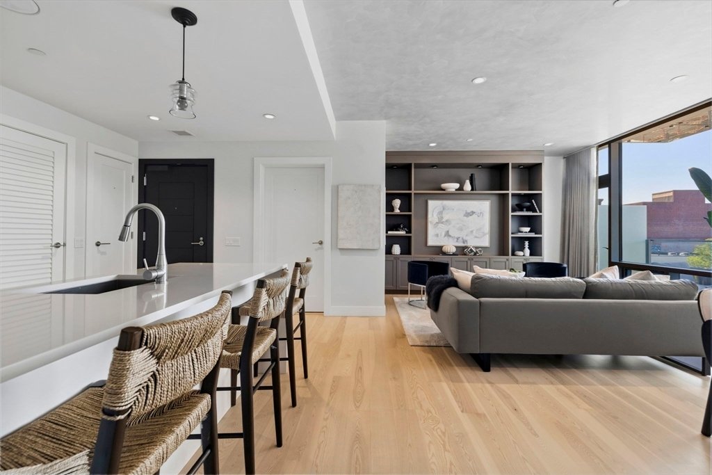 Condo in Boston, Massachusetts, United States 3 - 18629641