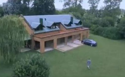 House in Manzanares, Buenos Aires Province, Argentina 1