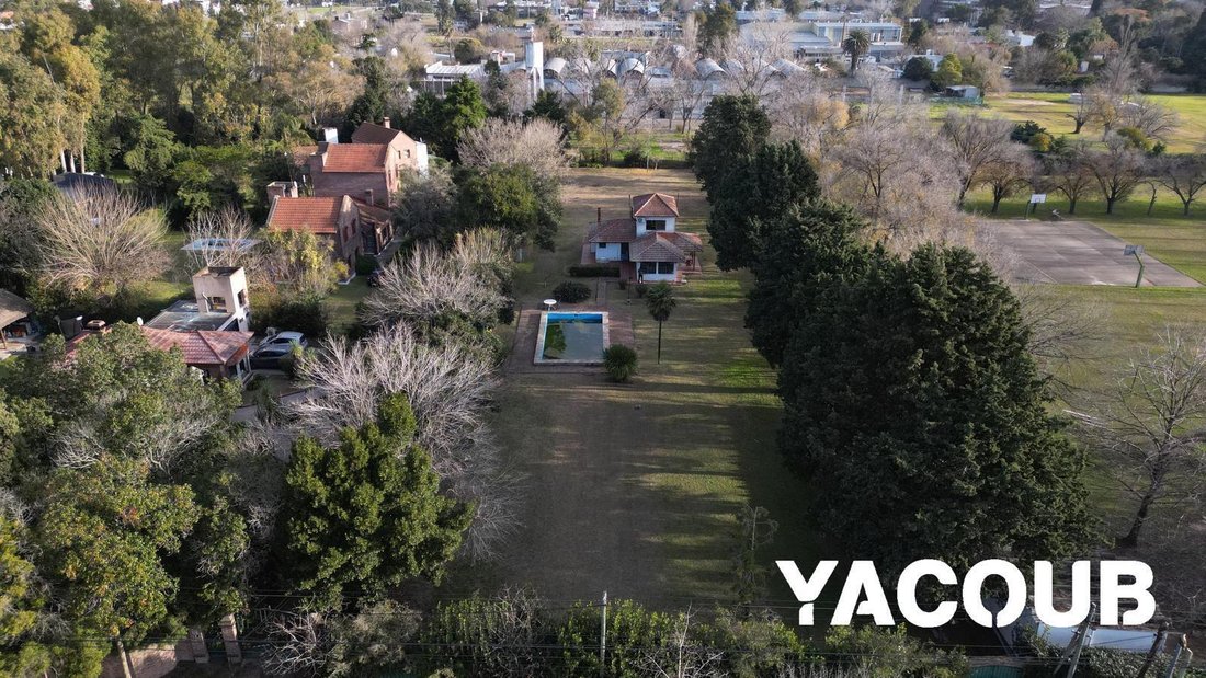 Land in Manuel B. Gonnet, Buenos Aires Province, Argentina 1 - 18627250