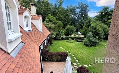 House in Mareil-sur-Mauldre, Ile-de-France, France 1
