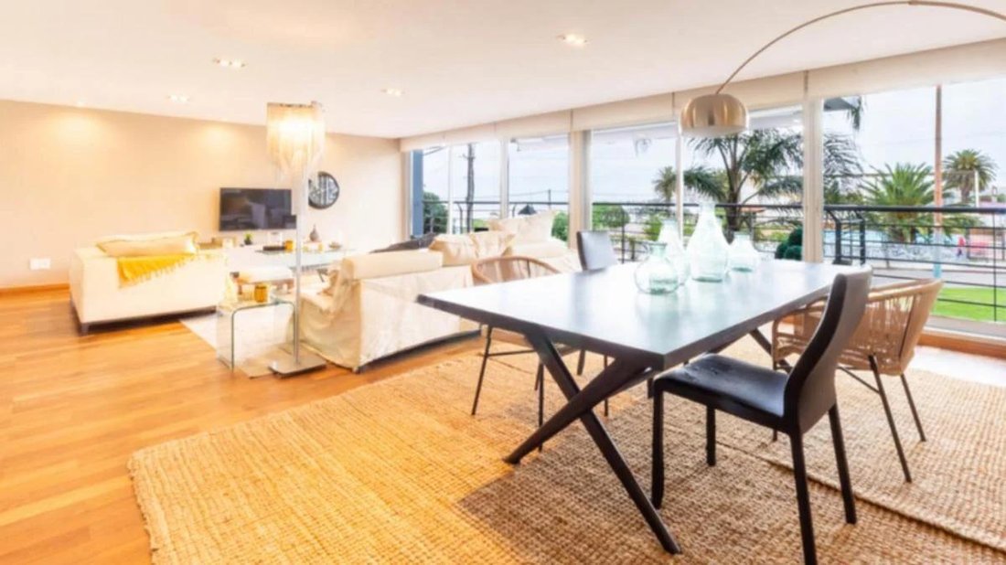 Apartment in Montevideo, Departamento de Montevideo, Uruguay 1 - 18627148