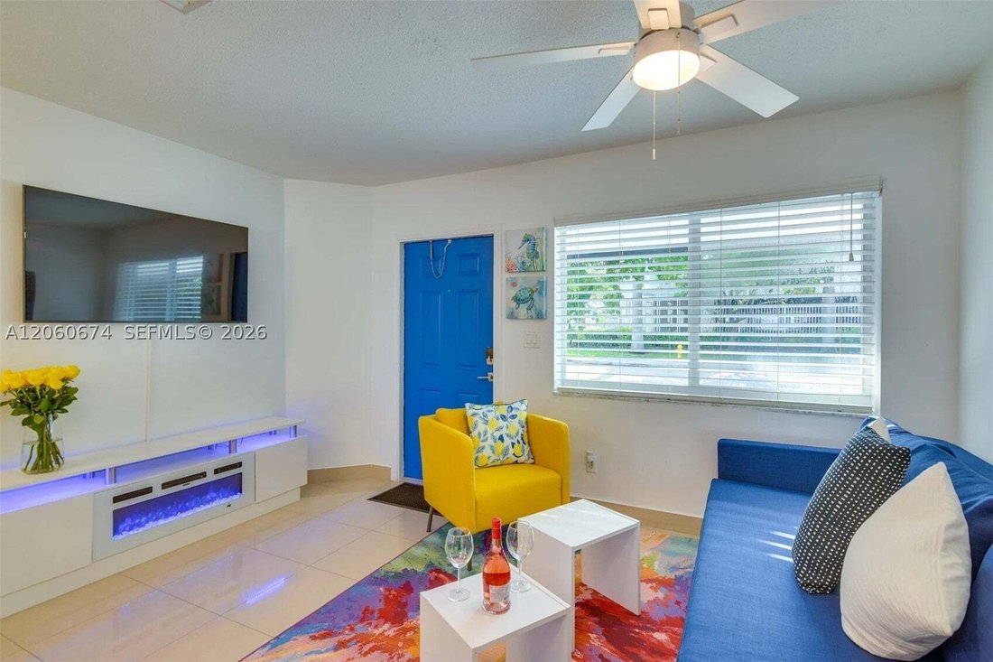 Hallandale Beach, Florida, United States 1 - 18628346
