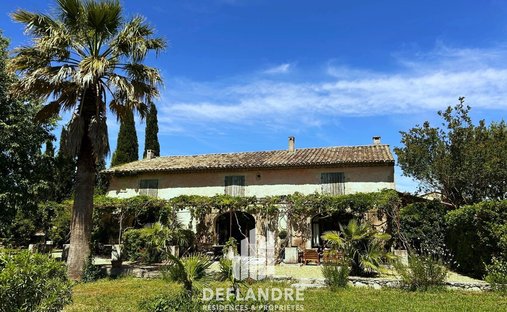 House in Saint-Rémy-de-Provence, Provence-Alpes-Côte d'Azur, France 1