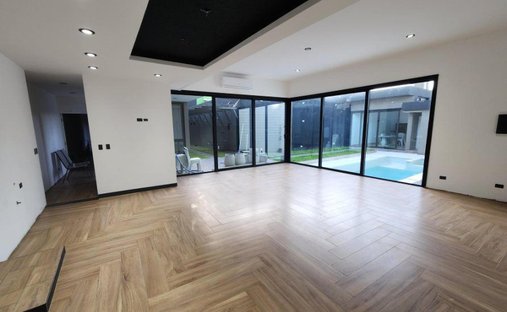 House in Adrogué, Buenos Aires Province, Argentina 1