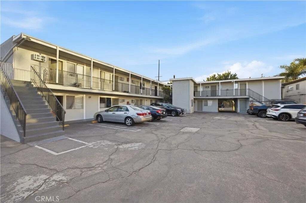 Los Angeles, California, United States 4 - 18629176