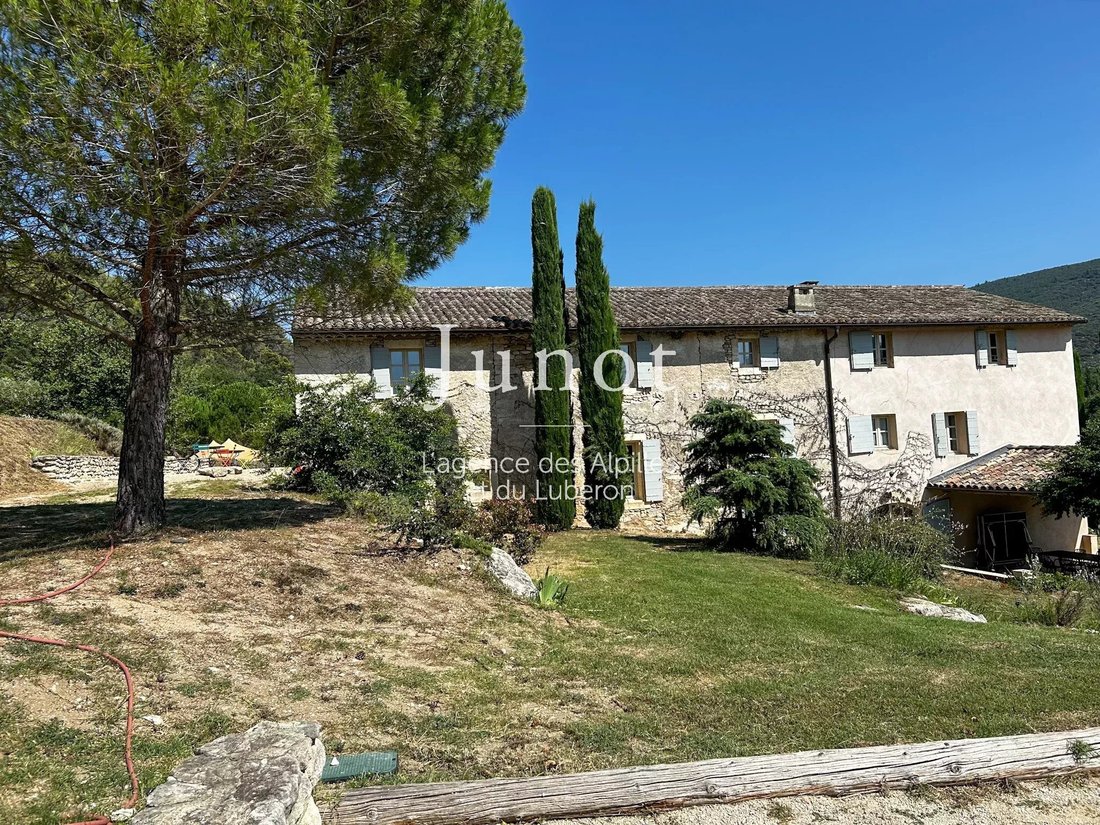 Country House in Ménerbes, Provence-Alpes-Côte d'Azur, France 3 - 18626962