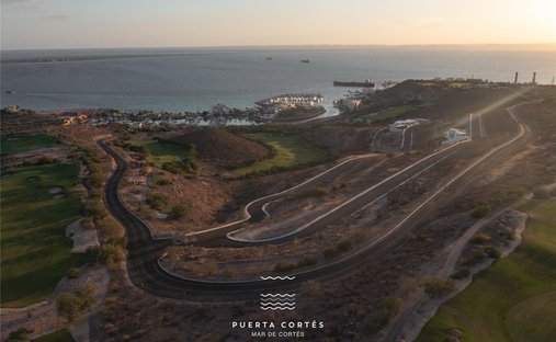 Land in La Paz, Baja California Sur, Mexico 1