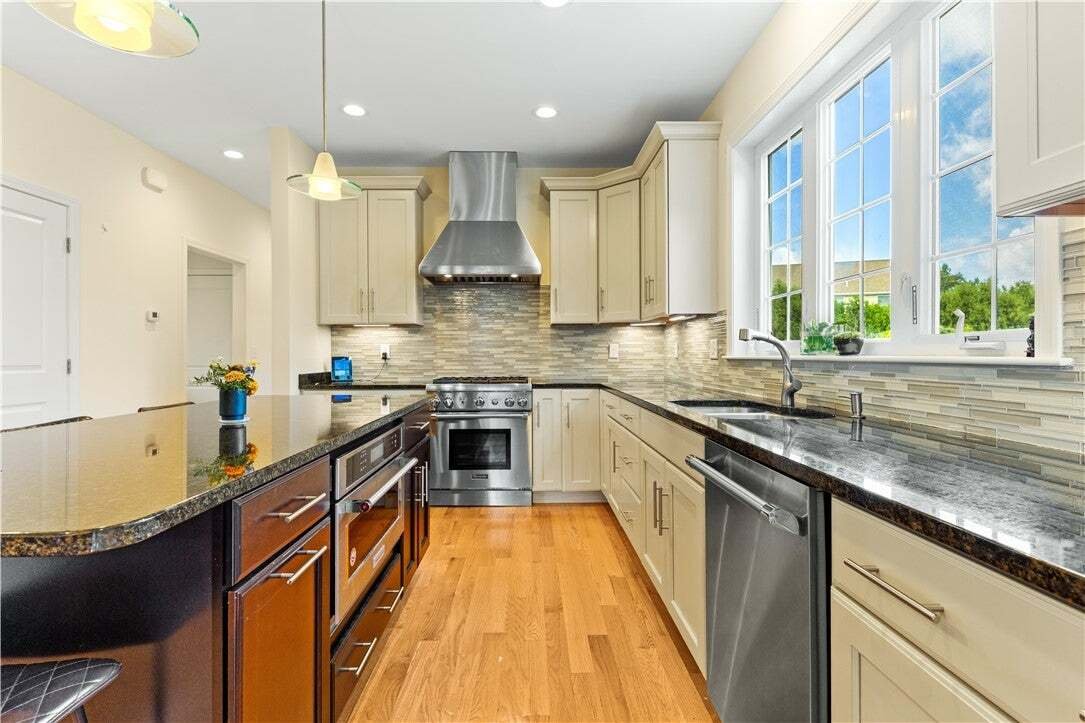 House in Seekonk, Massachusetts, United States 5 - 18629006