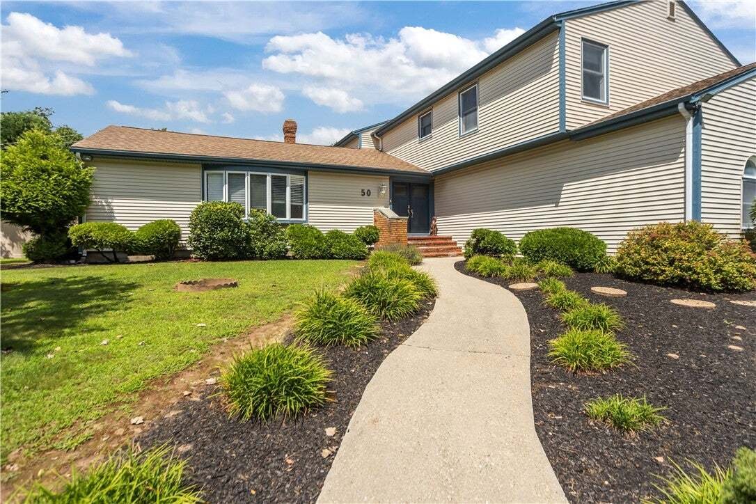 House in Cranston, Rhode Island, United States 1 - 18629040