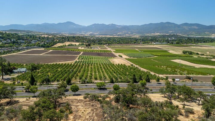 Land in Medford, Oregon, United States 3 - 17636827