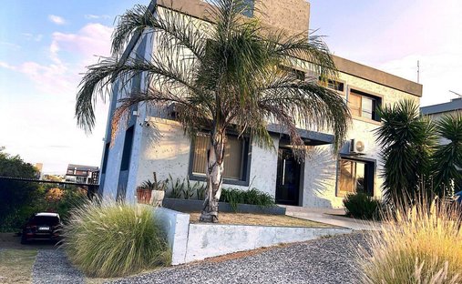 House in La Calera, Cordoba, Argentina 1