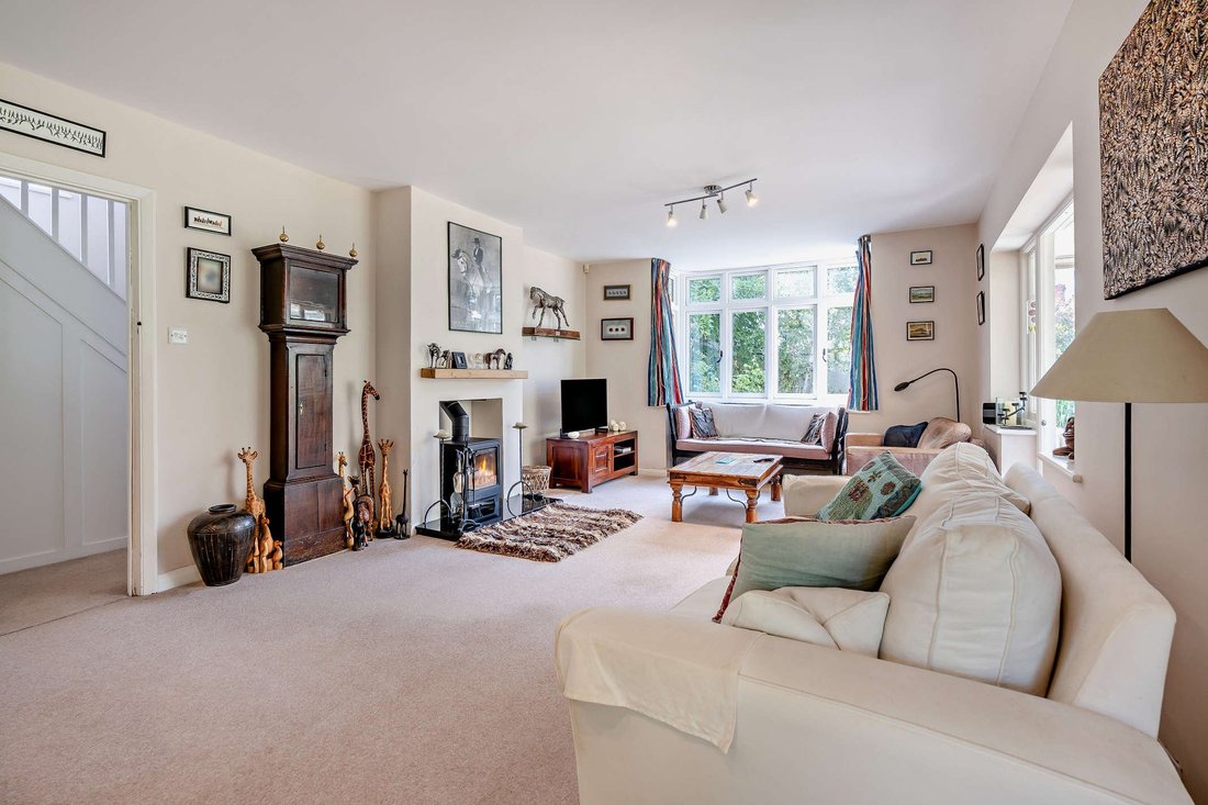 House in Lower Bourne, England 5 - 18626492
