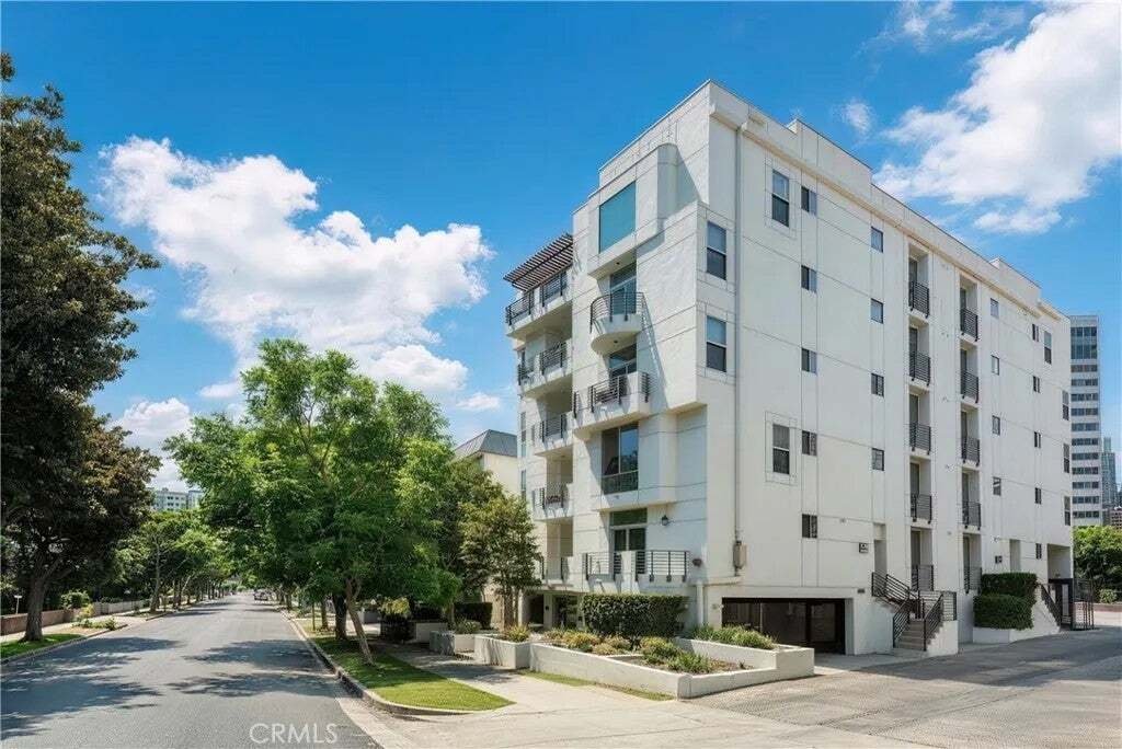 Condo in Los Angeles, California, United States 3 - 18629203