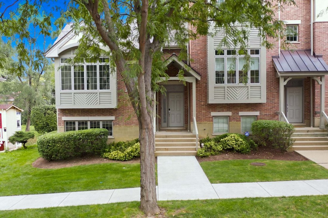 Townhouse in Roselle, Illinois, United States 3 - 18628583