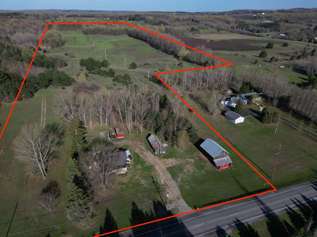House in Suttons Bay, Michigan, United States 2 - 18628083
