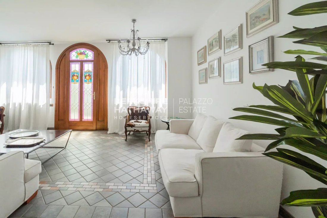 Estate in Perledo, Lombardy, Italy 5 - 13107699