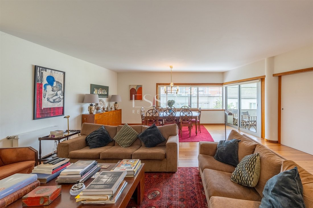 Apartment in Lordelo do Ouro e Massarelos, Porto District, Portugal 1 - 18626437