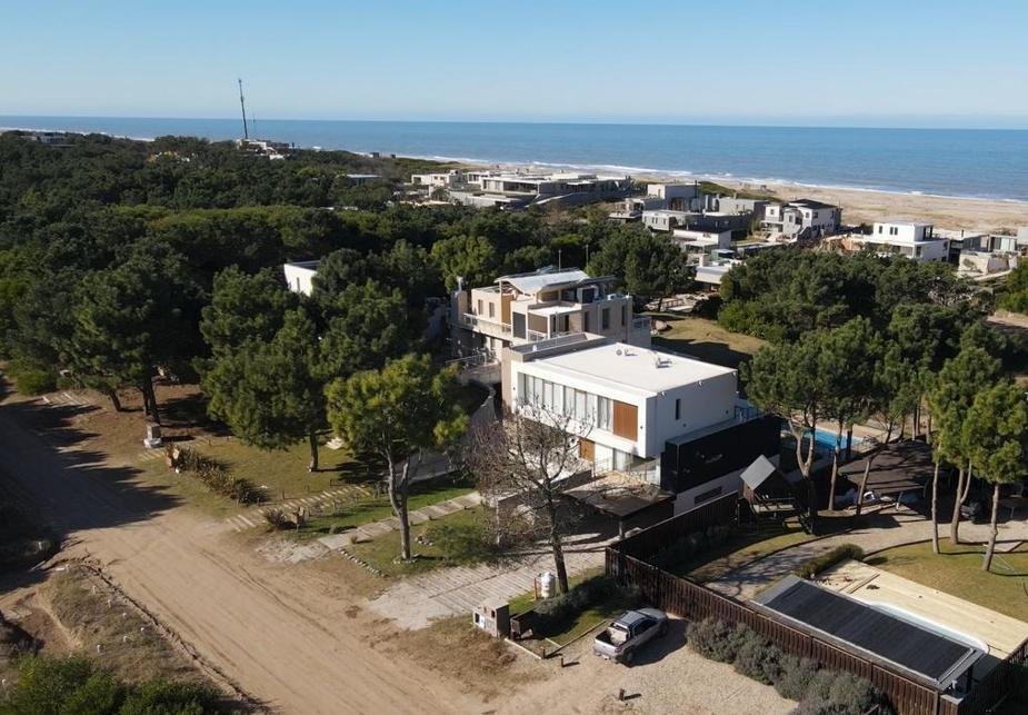 House in Pinamar, Buenos Aires Province, Argentina 2 - 18627036