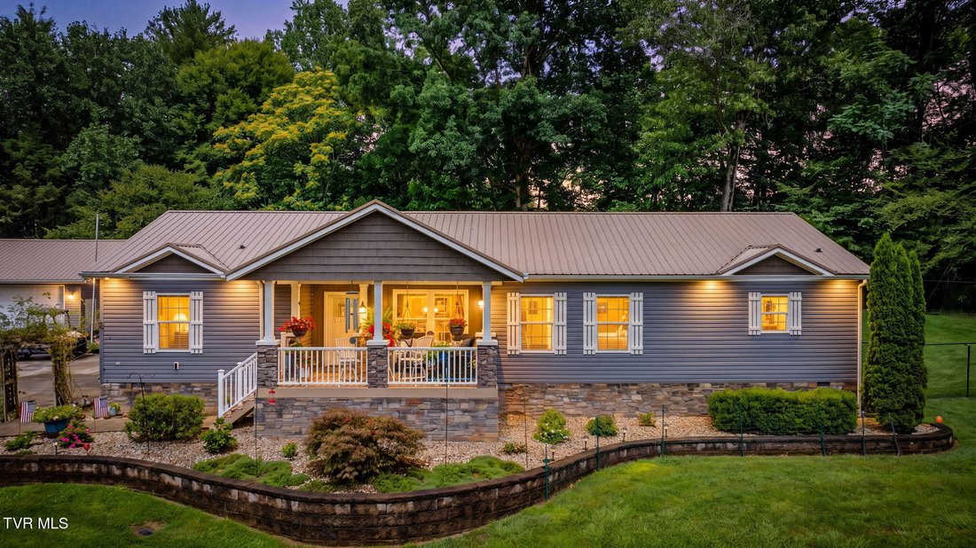 House in Erwin, Tennessee, United States 2 - 18626513