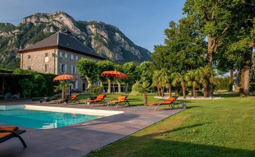House in Les Marches, Porte-de-Savoie, France 1