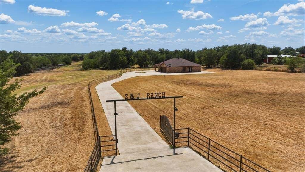 Farm Ranch in Weatherford, Texas, United States 2 - 18629337