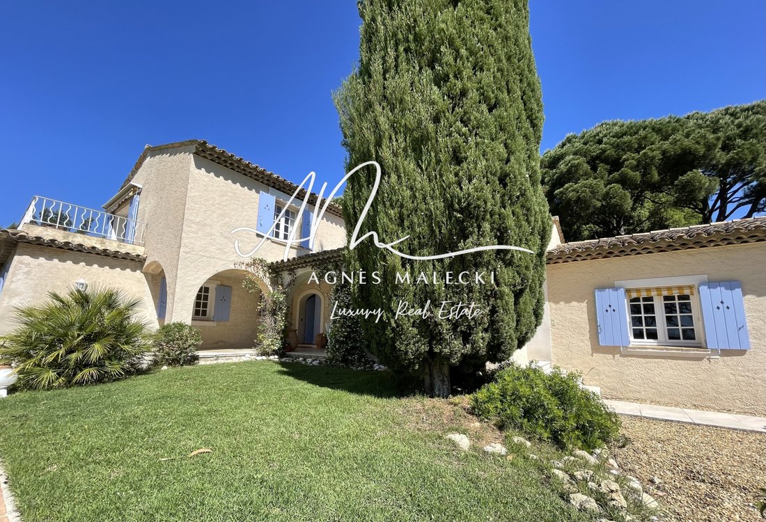 Estate in La Croix-Valmer, Provence-Alpes-Côte d'Azur, France 3 - 15765339