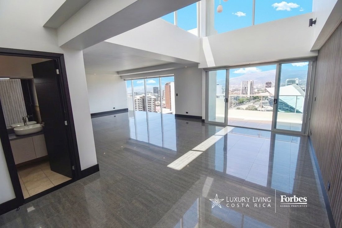 Penthouse in Cinco Esquinas, San José Province, Costa Rica 1 - 18627675