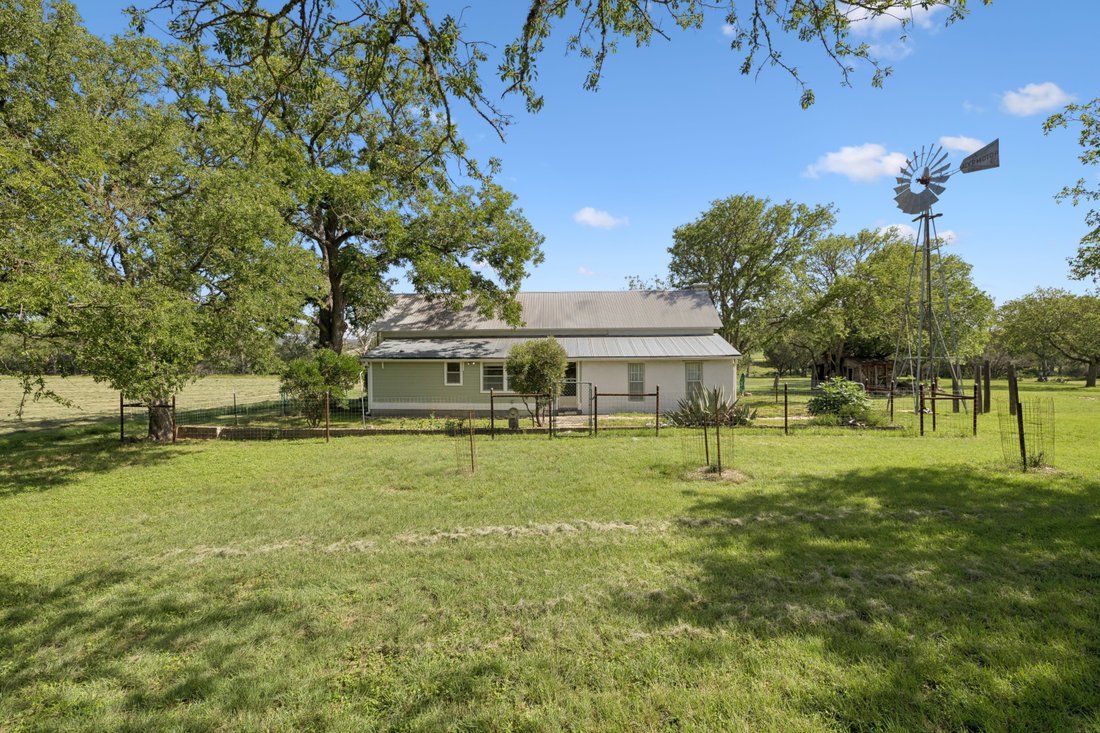 Farm Ranch in Center Point, Texas, United States 1 - 17637746
