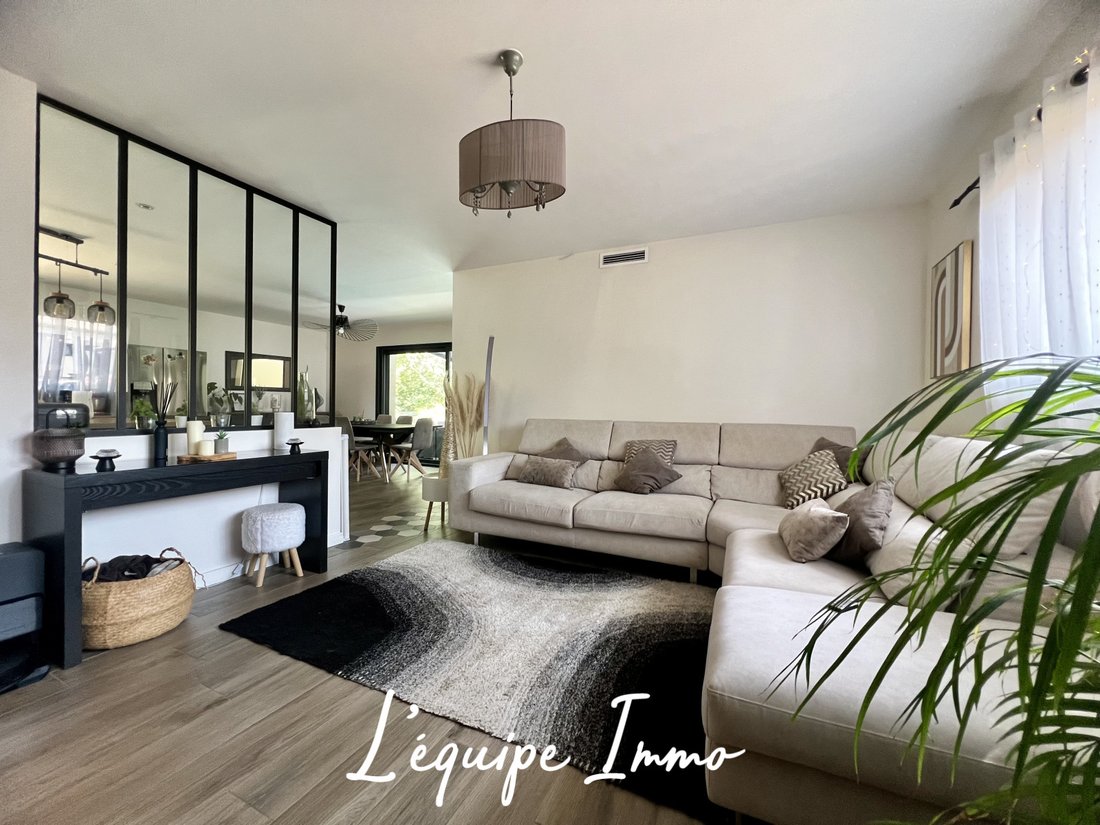 House in Casse Martin, L'Isle-Jourdain, France 2 - 18626705