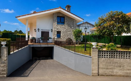 Townhouse in Ajo, Bareyo, Cantabria 1