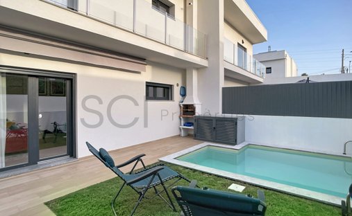 House in Fernao Ferro, Setubal, Portugal 1