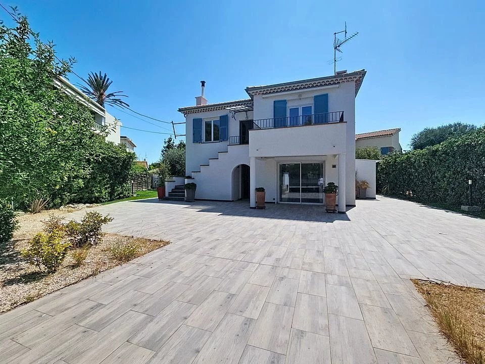 Townhouse in Saint-Laurent-du-Var, Provence-Alpes-Côte d'Azur, France 4 - 18627304