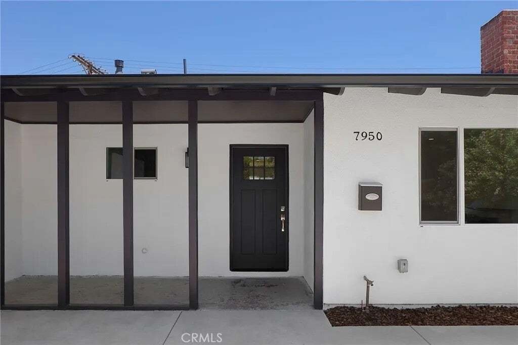 West Hills, California, United States 3 - 18629148
