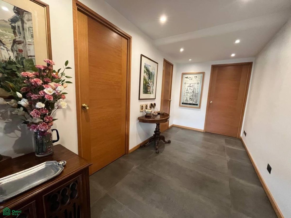 Condo in Las Condes, Santiago Metropolitan Region, Chile 2 - 17233298