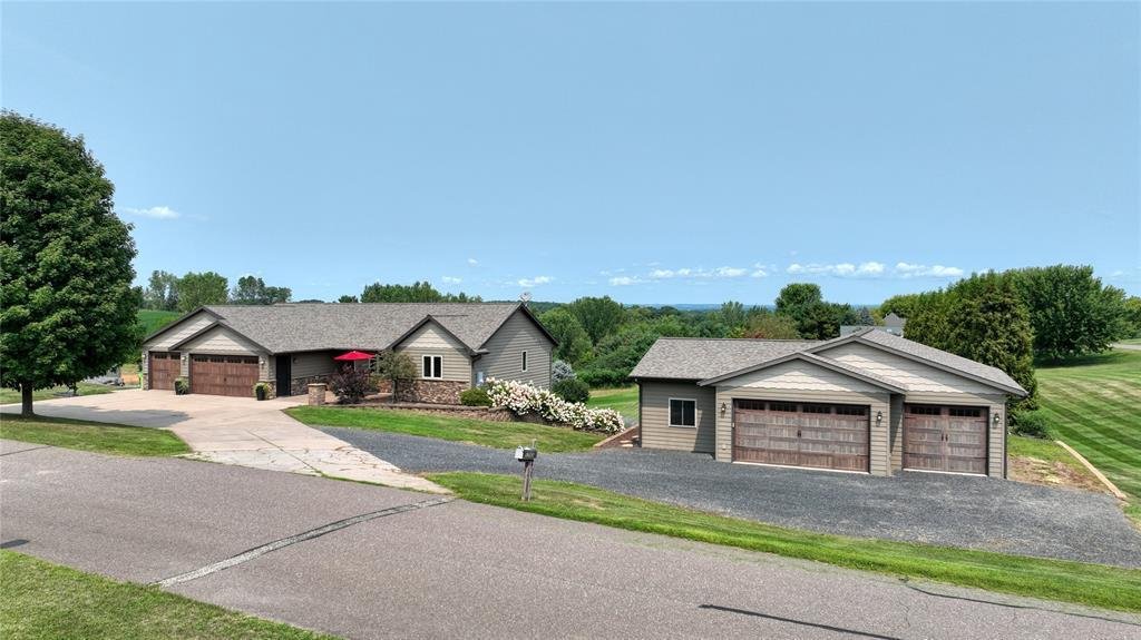 House in Chippewa Falls, Wisconsin, United States 1 - 18629047