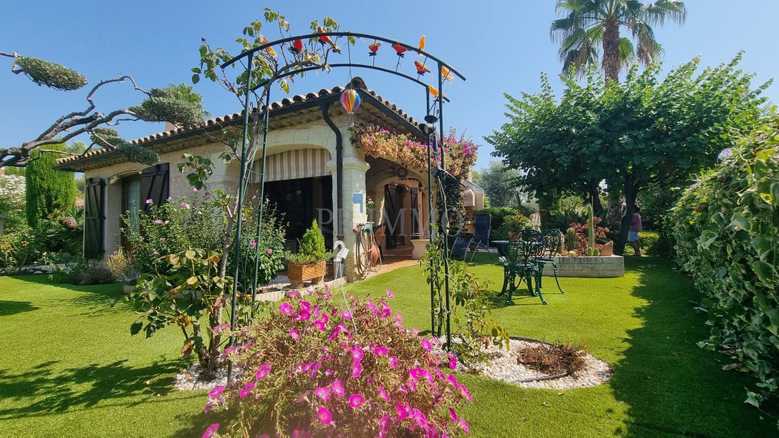 Villa in Le Dramont-Agay-Anthéor-Le Trayas, Saint-Raphaël, France 3 - 18629780
