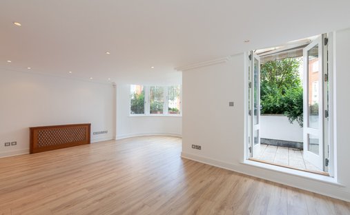 Apartment in Hampstead, Camden, England 1