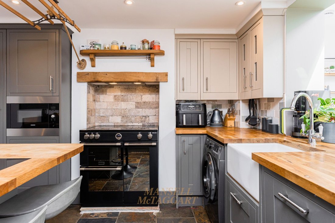House in Turners Hill, England 4 - 18626906