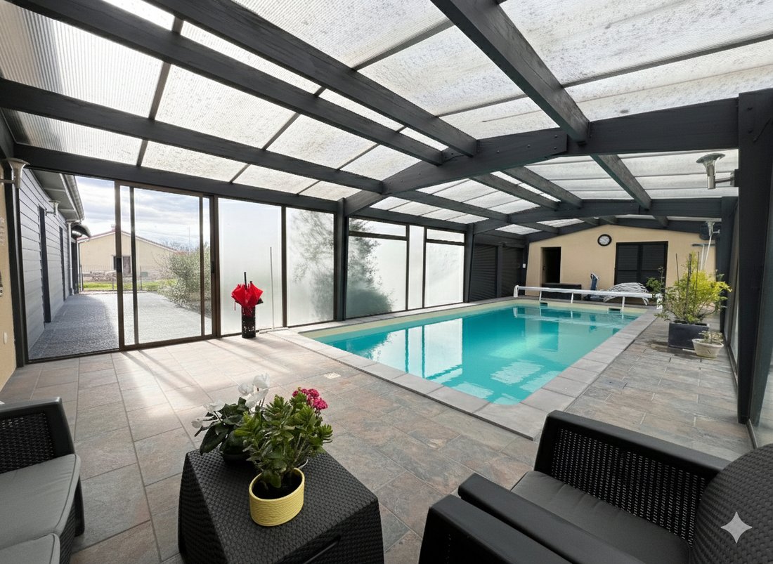 Villa in Ennezat, Auvergne-Rhône-Alpes, France 2 - 18627436