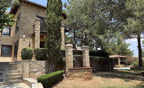 Villa in Souni-Zanakia, Limassol, Cyprus 1