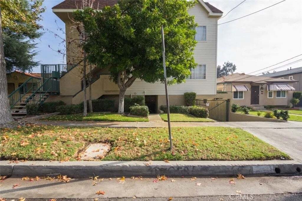Autres à Glendale, Californie, États-Unis 2 - 17070268