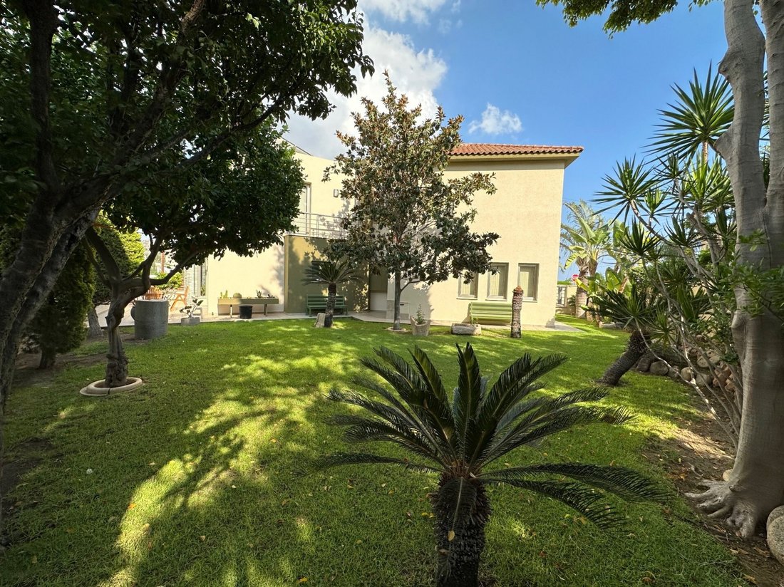 Villa in Agios Athanasios, Limassol, Cyprus 2 - 18123585